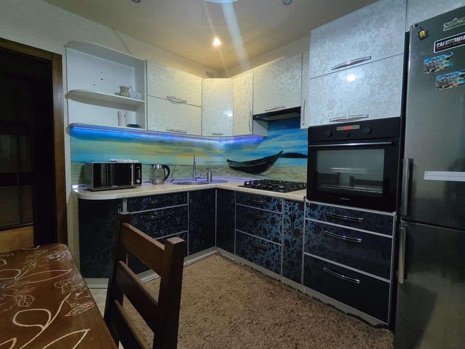 Квартира посуточно  Запорожье,    ЖД вокзал,  7 больница.  Новострой