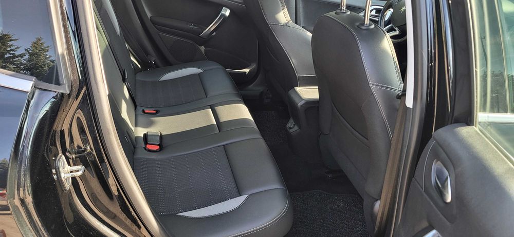 Peugeot 2008 1.2i Automat