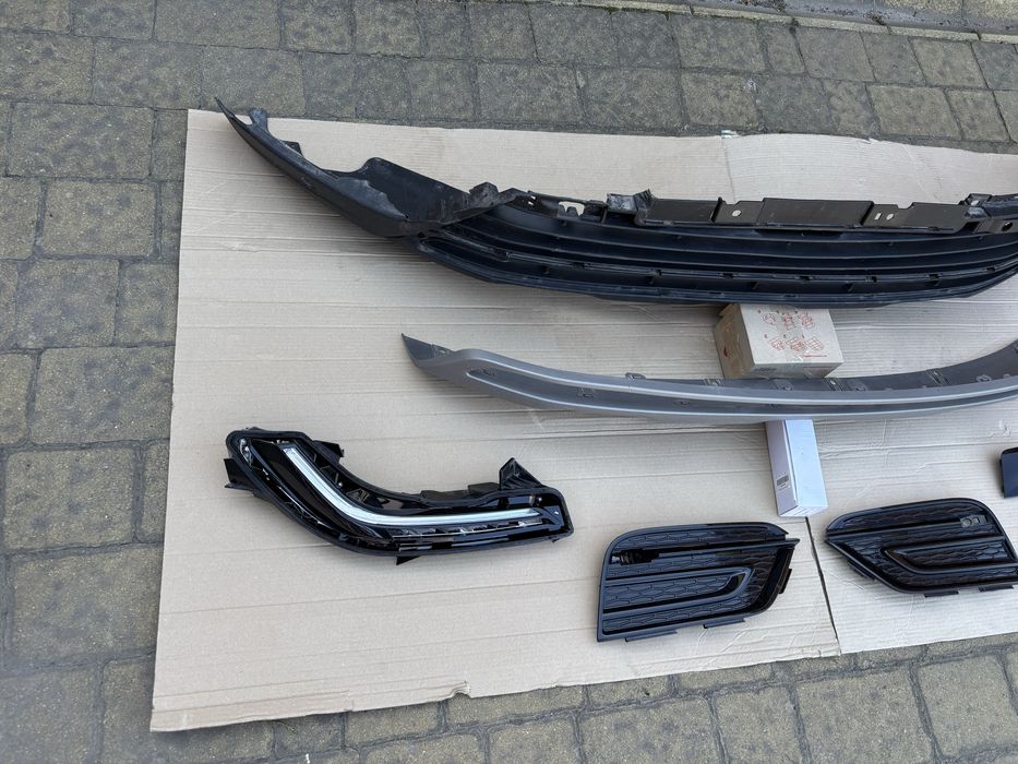 LED правий Світодіодні ДХО Рено Колеос 2 266008290R