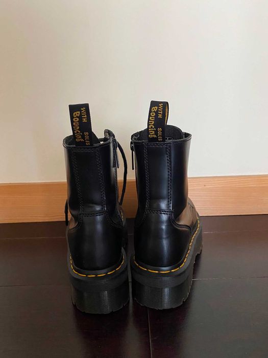 Botas pretas dr. martens 36