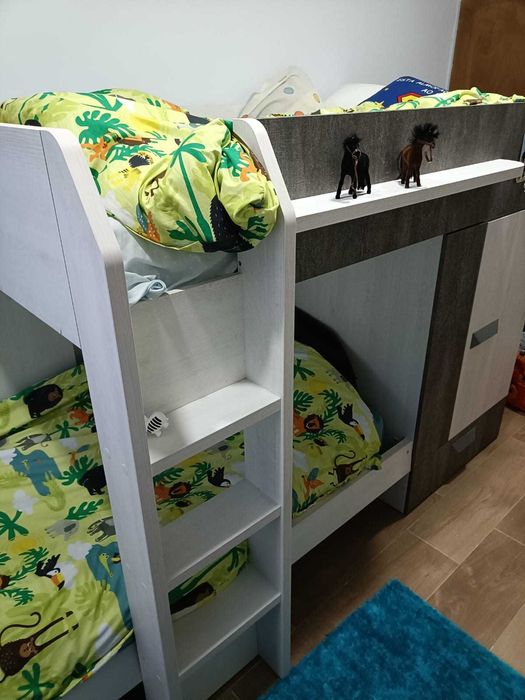 Beliche com roupeiro