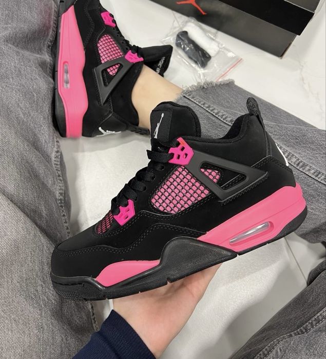 Без передоплат‼️ Жіночі кросівки Jordan 4 Retro Neon Pink джордан чорні з рожевим