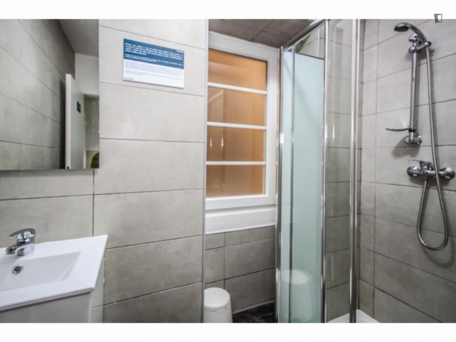 Quarto - localizado em Alameda Lisbon