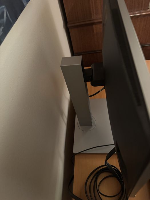 HP Bang & Olufsen E243m Monitor 24"