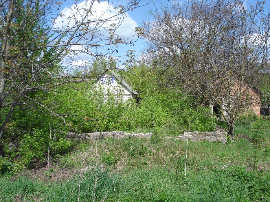 Срочно -земельный участок с постройками