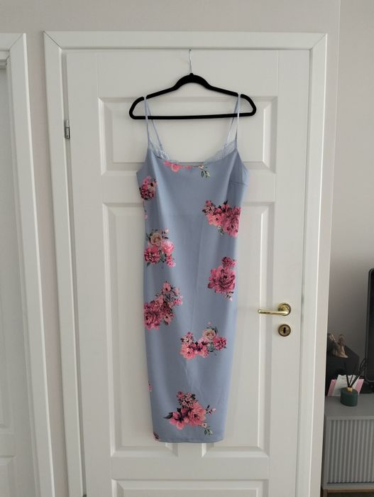 Nowa błękitna długa sukienka MIDI