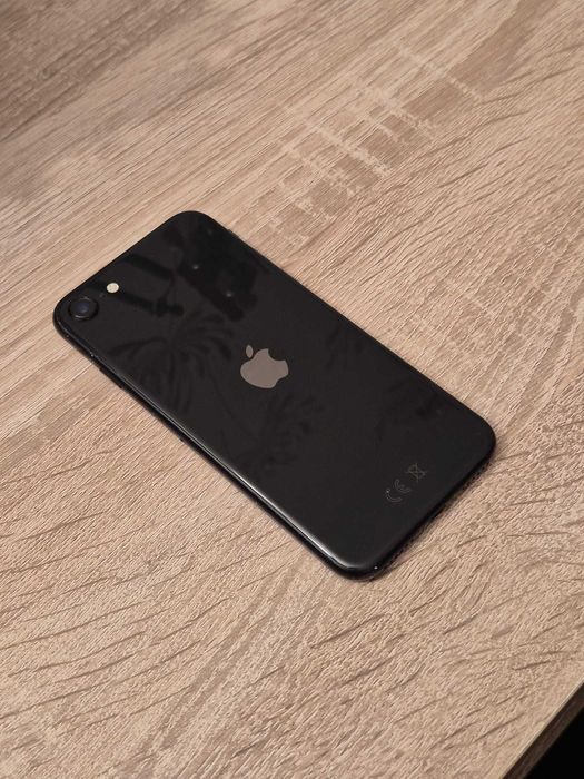Sprzedam iPhone SE 2020!