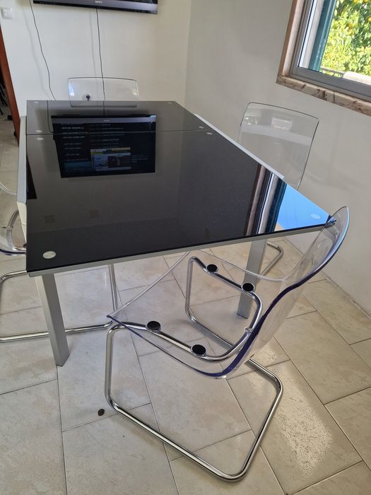 Mesa e Cadeiras de Cozinha