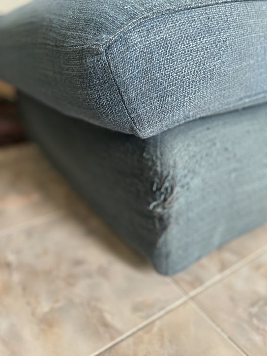 Sofá grande com chaise longue – usado (marcado por gatos)