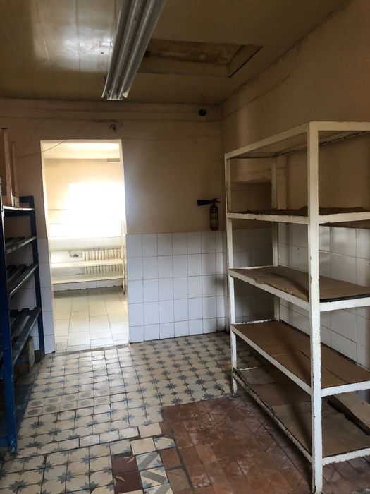 Продам нежитлову нерухомість  257м