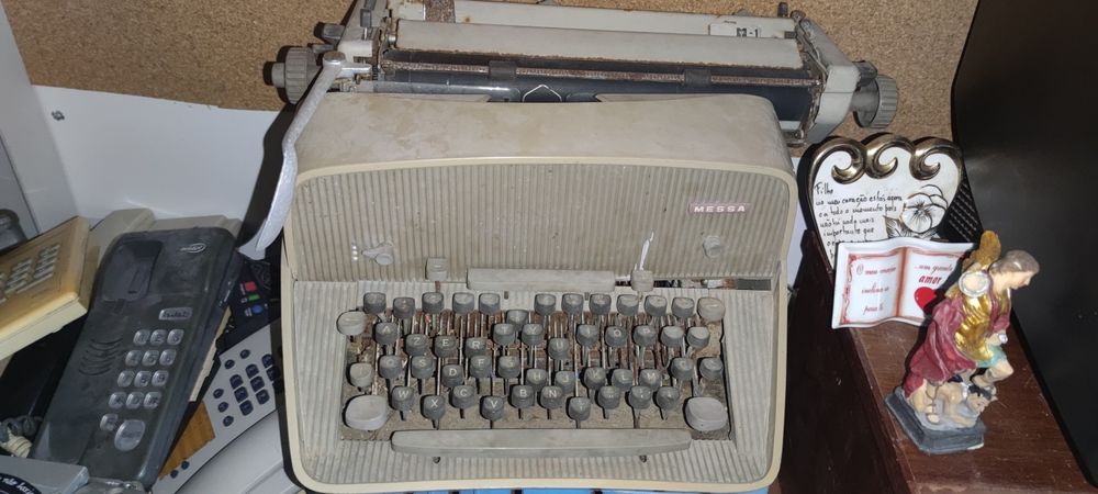 2 Maquinas de Escrever Vintage ( Ler anuncio)