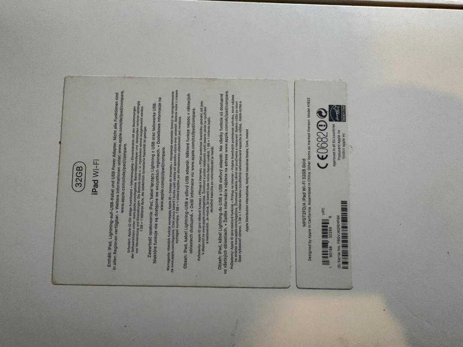 Clean Ipad 5th generation 32GB wifi