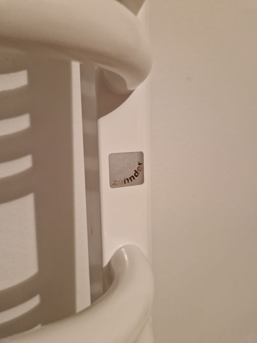 Grzejnik łazienkowy drabinkowy Zehnder Cortina 108,6x55 cm biały