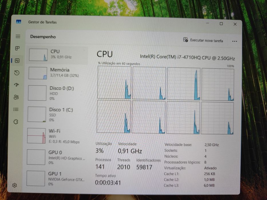 Portátil i7 com Windows 11, 12GB memória 2TB disco, gráfica de gaming