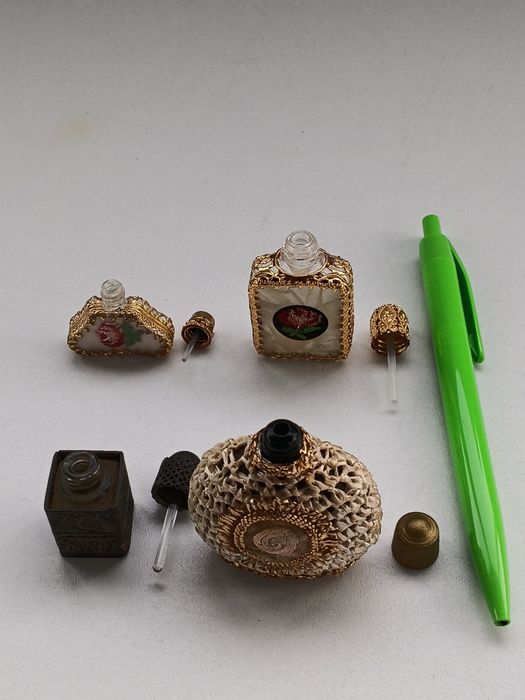 Coleção Mini Frascos Perfume Vintage – Perfume Bottles / Scent Bottles