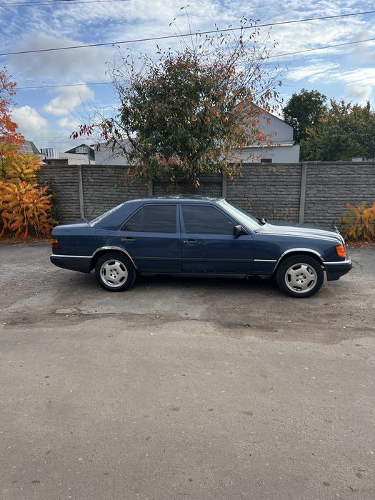 Mersedes W124 E230