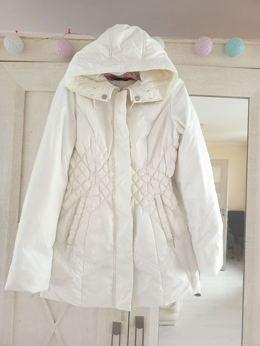 Biała kurtka puchowa  z Monnari