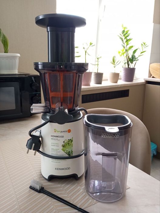 Соковижималка Kenwood JMP40
