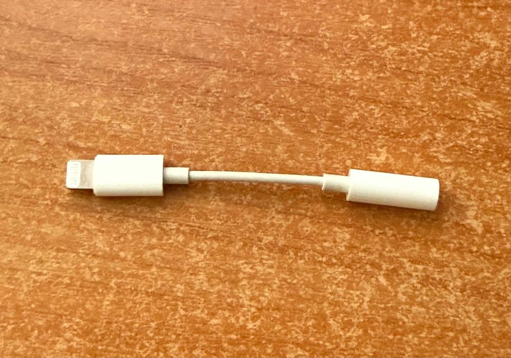 Оригінальний Перехідник Apple Lightning 3.5 мм. White