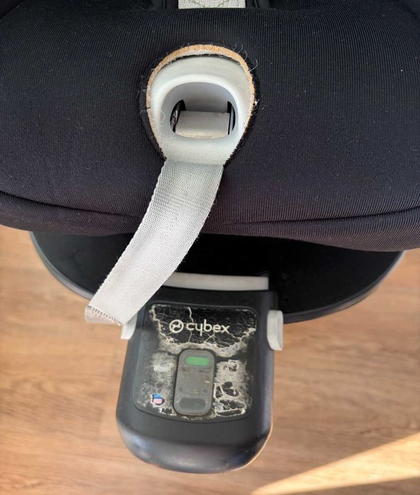 Cadeira de Auto Sirona M2 I-Size + Base CYBEX
