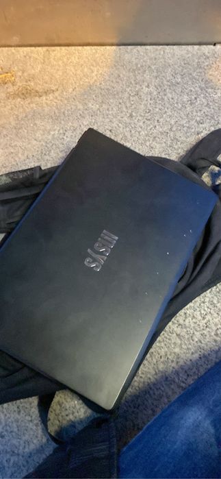 Computador portatil insys