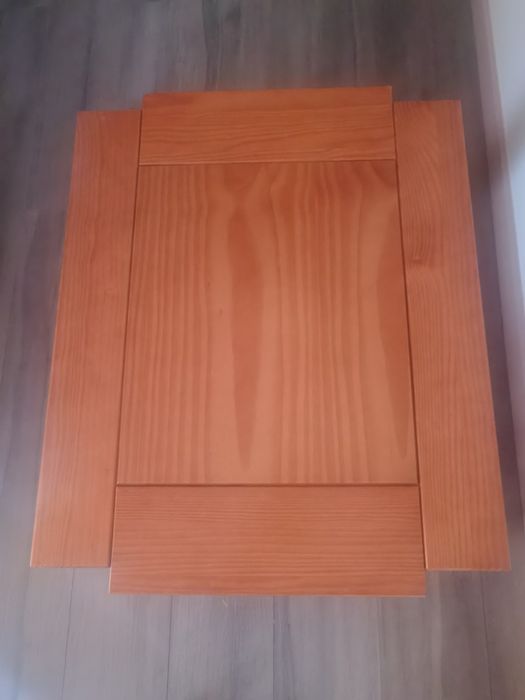 Mesa de centro em madeira maciça