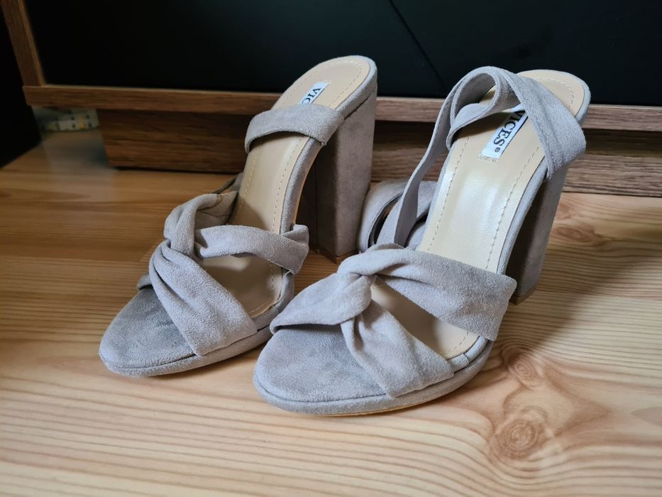 Sandałki nowe 35 grey