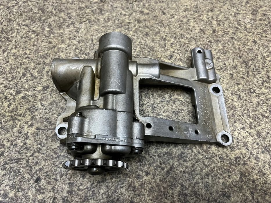 Pompa Olejowa Oleju BMW E70 X5 3.0 D 3.5 D M57N2 E71 X6 E83 E90 E92 E60 E63