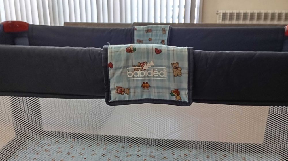 Cama/parque de viagem e respetivo conjunto