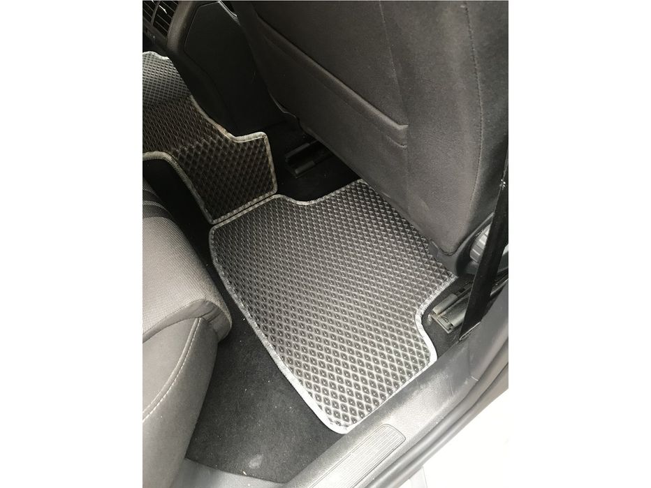 Volkswagen Golf 7 Коврики EVA (черные)