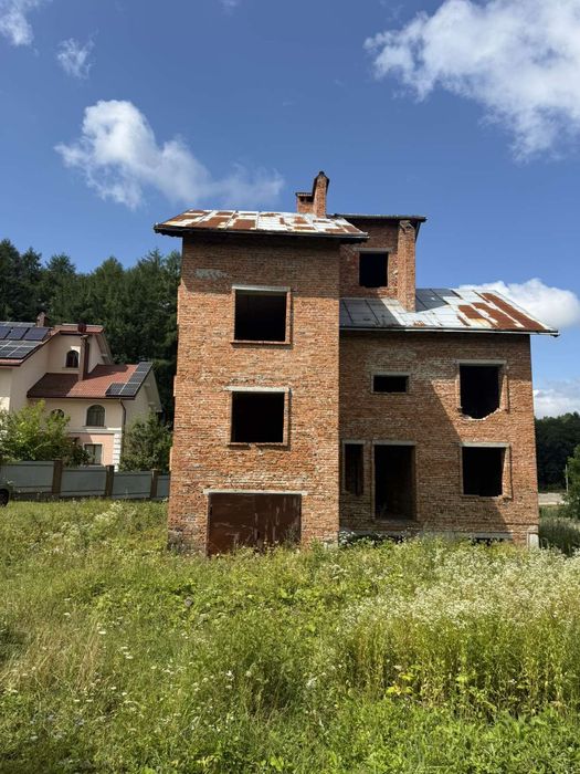 Продам будинок із земельною ділянкою