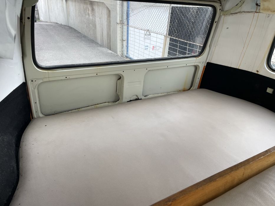 VW 23 Kombi T2 8 lugares - Pão de forma