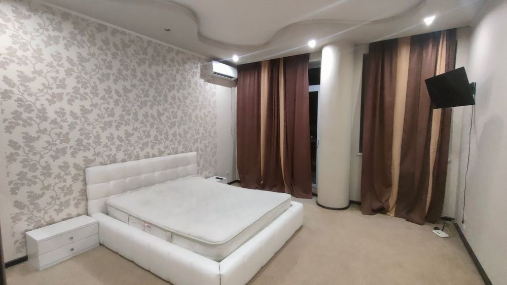 Сдам кв. в ЖК Гвардейцев Широнинцев 33,  метро Академика Павлова