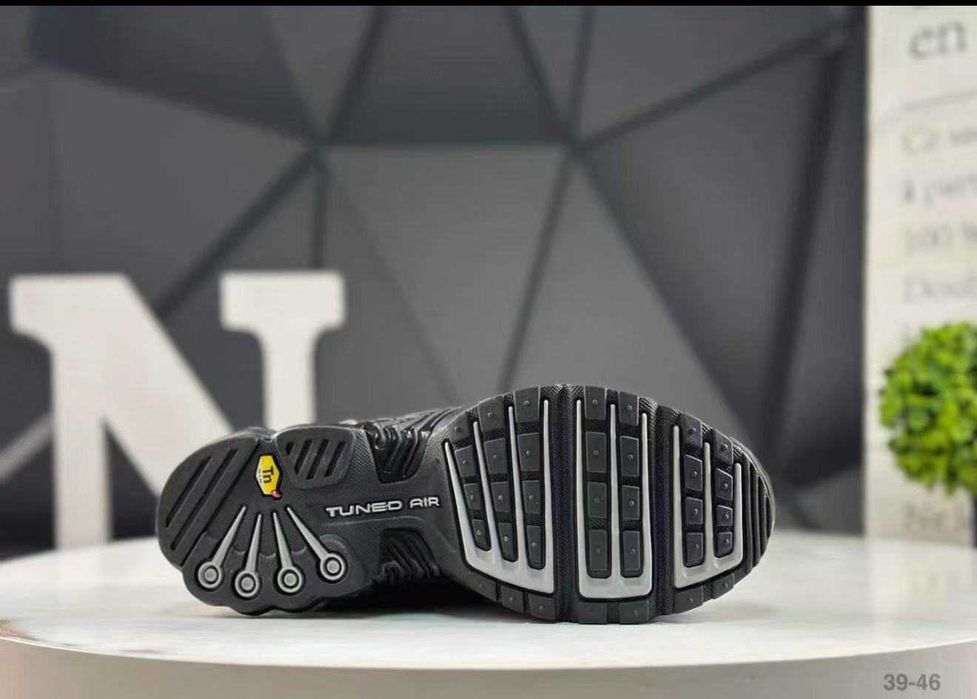 Air Max TN Plus III R.41