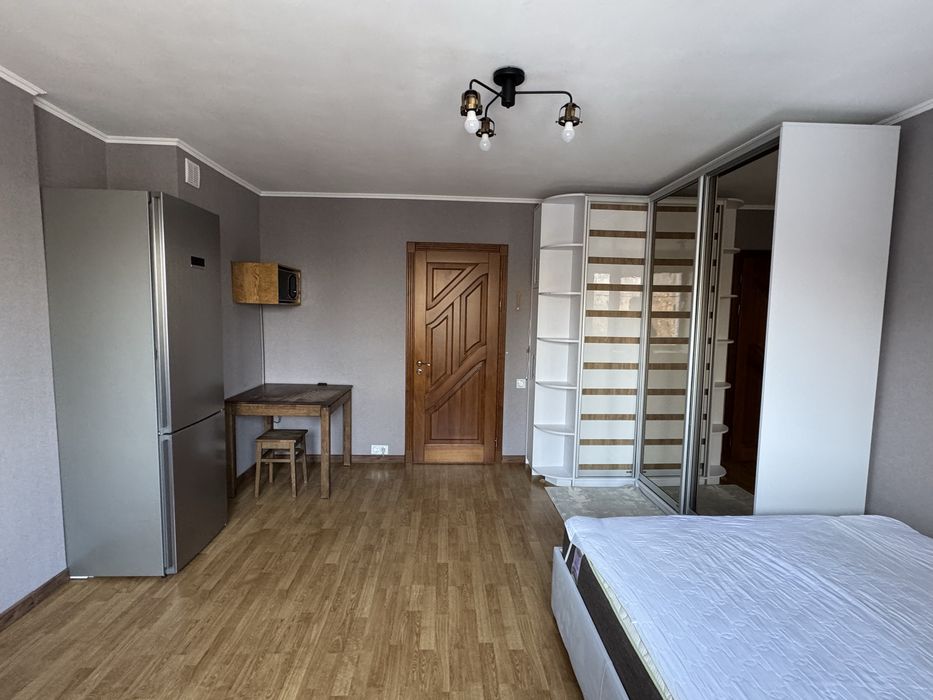 Оренда кімнати в гуртожитку Лісова