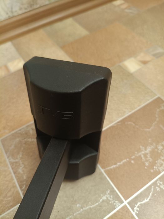 Полиця настінна металева.