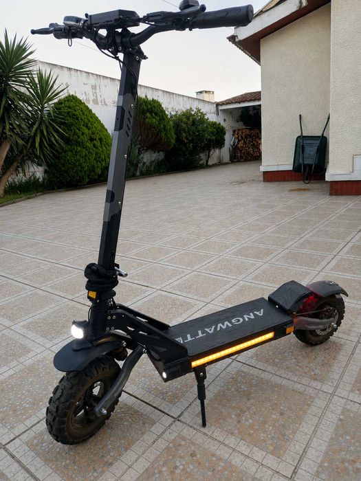 trotinet eletrica Angwatt c1