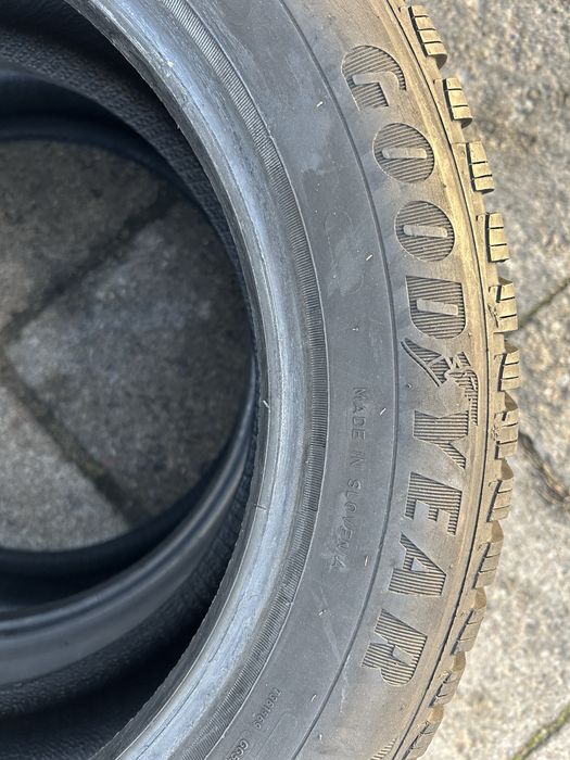 60 Opony Zimowe GoodYear 205/55/16 Bardzo Ładne