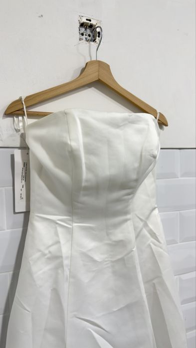 Vestido de noiva novo com casaco