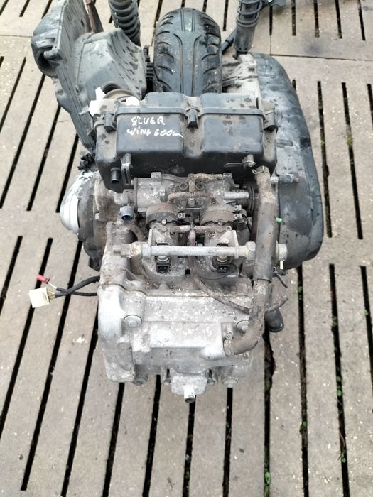 Silnik honda silver wing 600cm