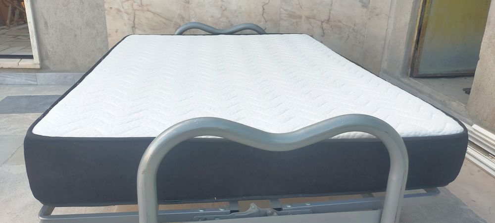 Cama com colchão
