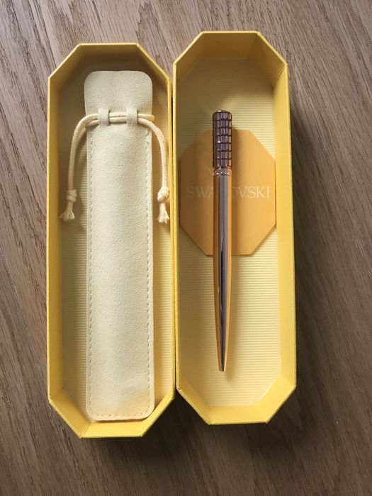 Swarovski długopis złoto-rozowy cena 300 zł