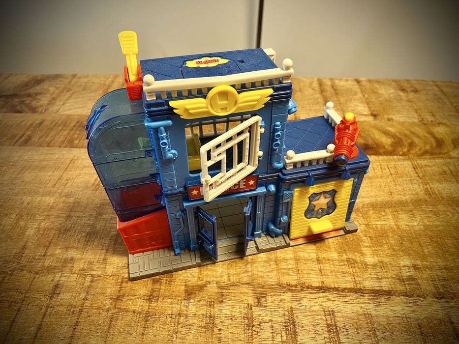 Esquadra de Polícia SuperZing / SuperThing