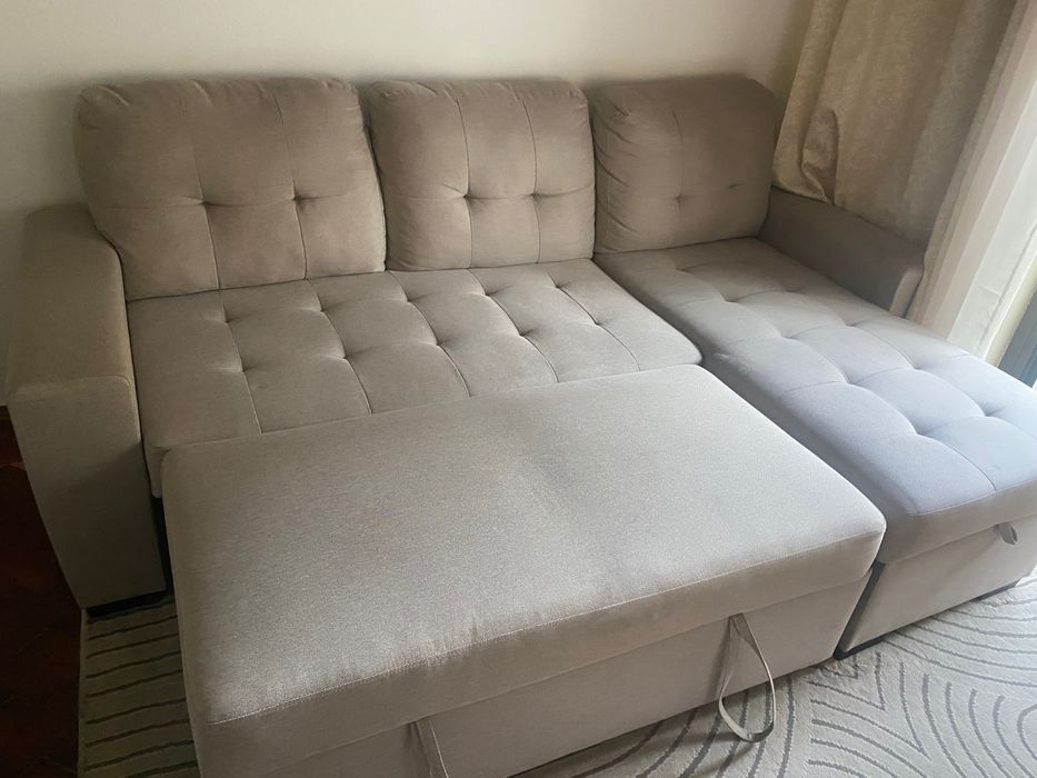 Vendo sofá-cama com chaise longue de 3 lugares, em tecido bege