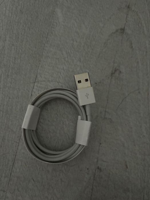 2 kable z wejściem do Iphone