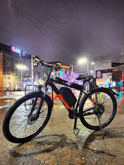 Wynajem rowerów elektrycznych Duży zasięg, szybkie ładowanie 5A