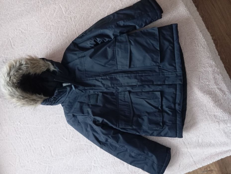 Продам парку в новому стані