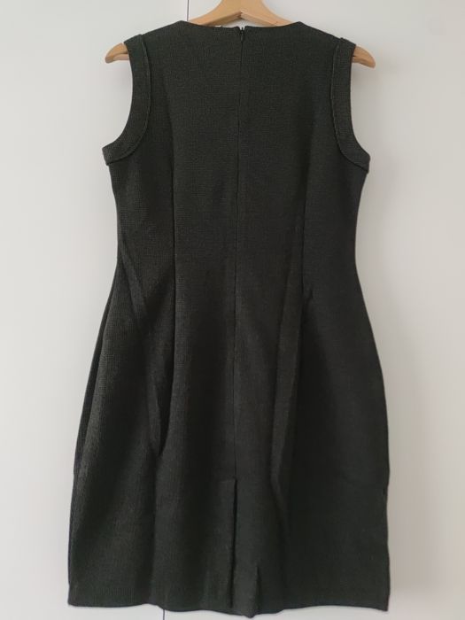 Sukienka biurowa elegancka Carry M 38