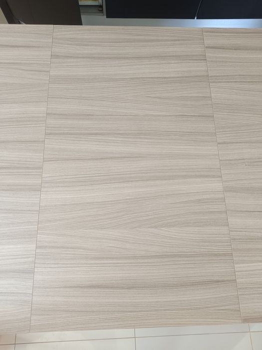 Mesa extensível aprox 180cm