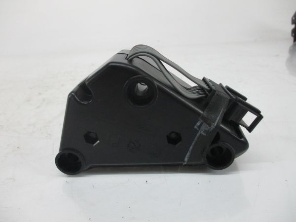 Amplificador de colunas VOLKSWAGEN Golf V (1K1)